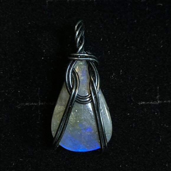 Handmade Jewelry - Labradorite teardrop pendant